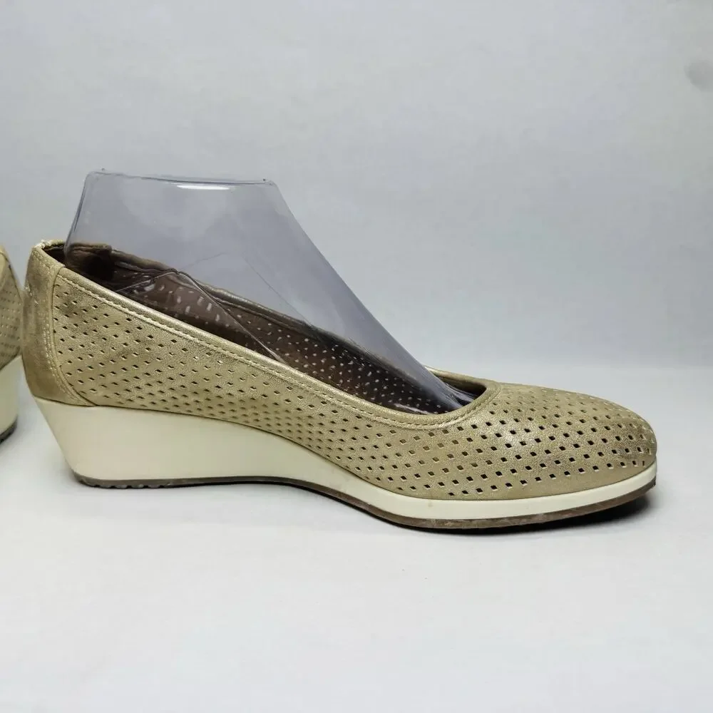 Naturalizer Betina 2 Gold Perforated Wedge Slip On Shoes Womens Sz 8 M‎ Comfort